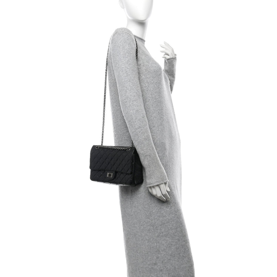 Chanel Aged Calfskin Quilted 2.55 Reissue 225 Flap Black Image 2