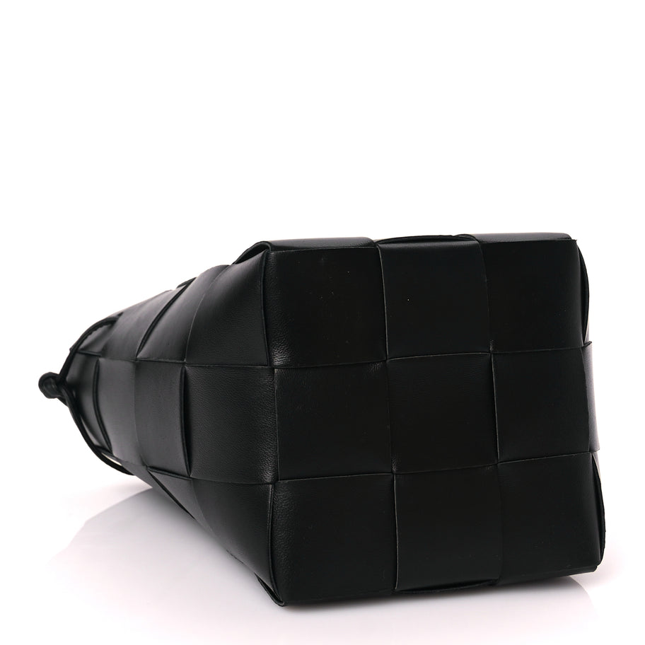 Bottega Veneta Nappa Maxi Intrecciato Cassette Bucket Bag Black Image 3