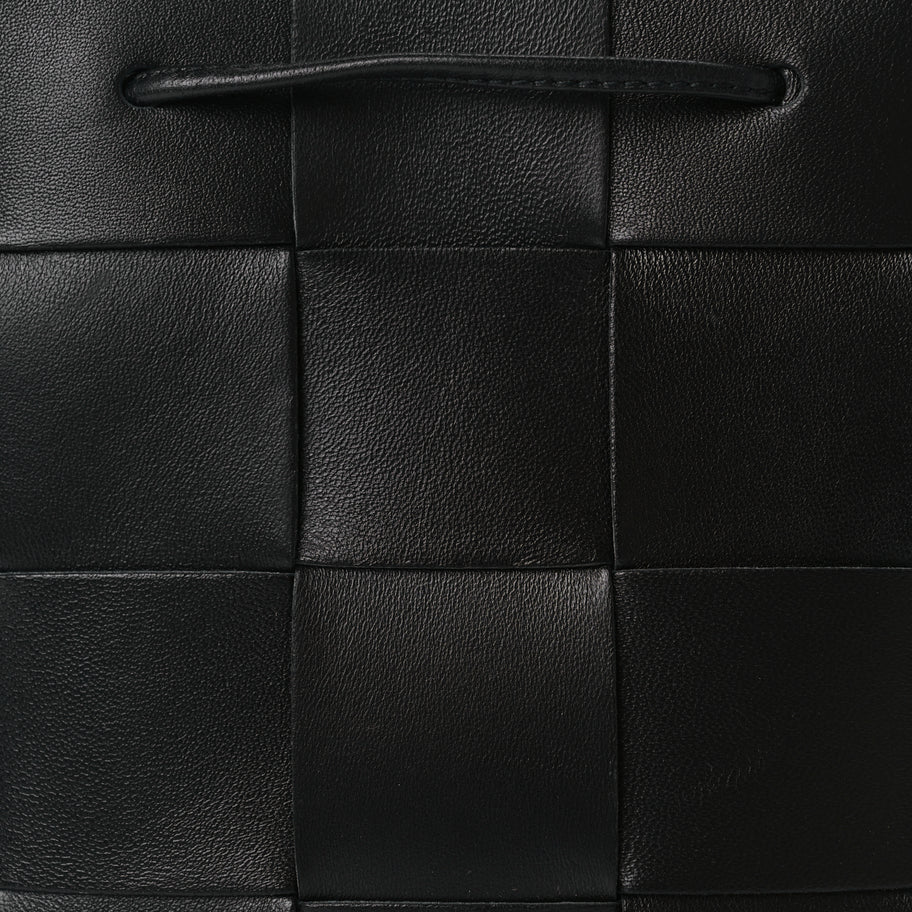 Bottega Veneta Nappa Maxi Intrecciato Cassette Bucket Bag Black Image 6