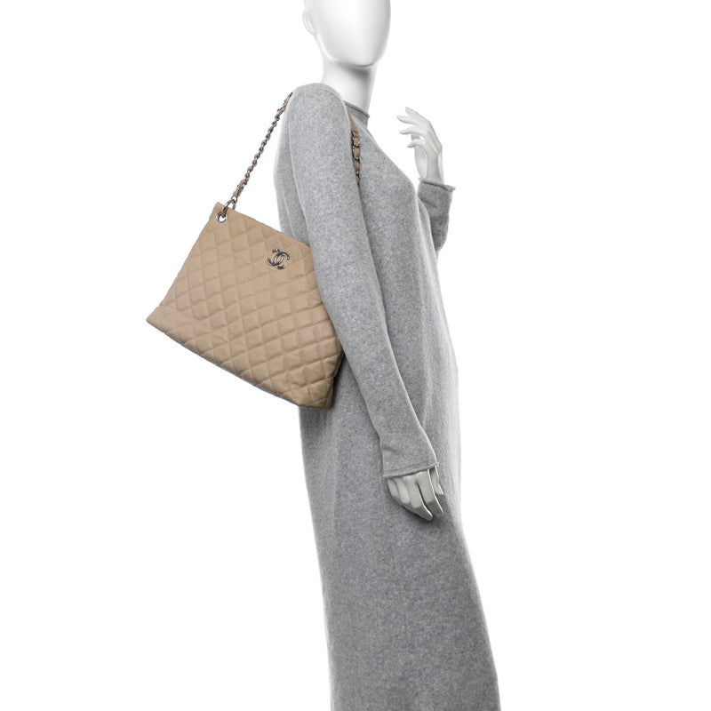 Chanel Caviar Quilted Easy Zip Tote Beige Clair