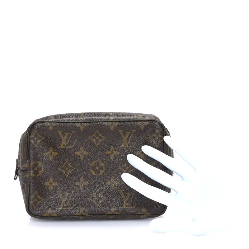  Louis Vuitton Monogram Trousse Toilette 19