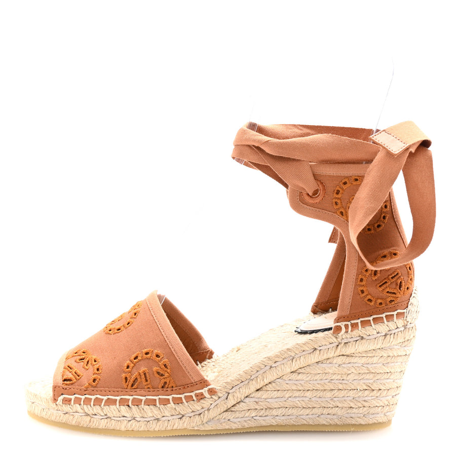 Gucci Canvas Damita GG Eyelet Espadrille Wedge Sandals 37 Blondie Cognac Image 1