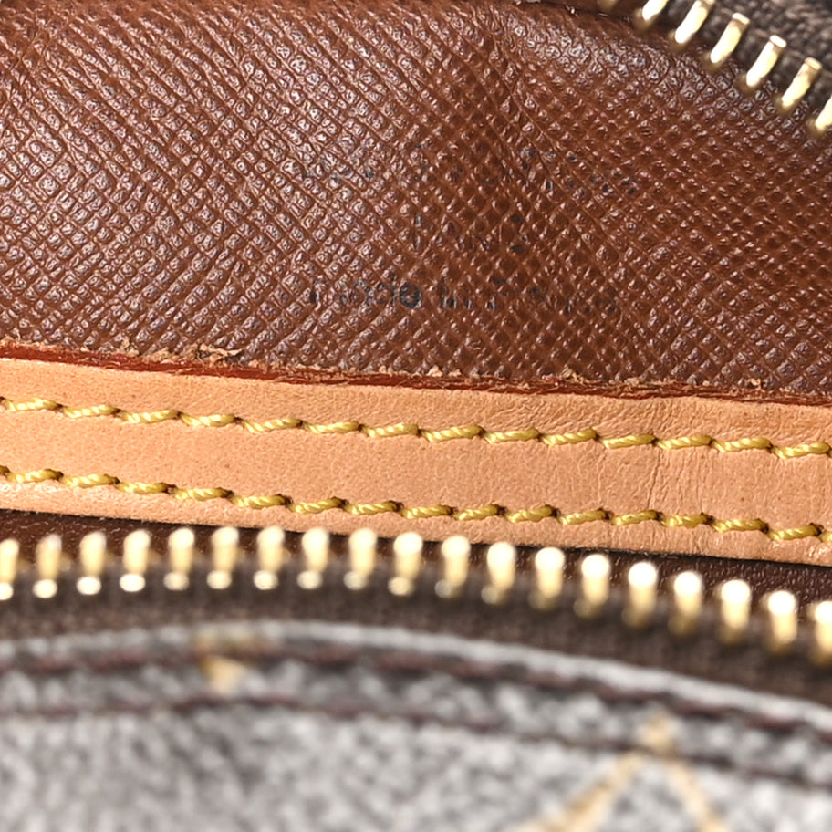 Louis Vuitton Monogram Blois Image 6