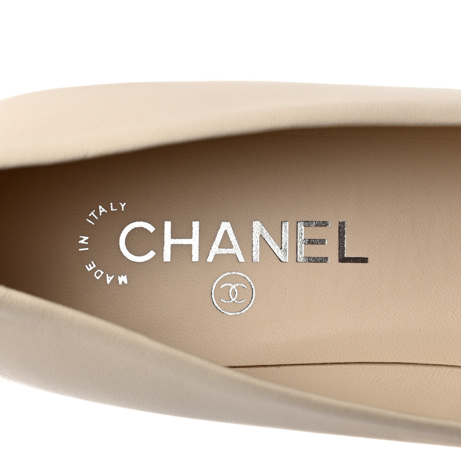 Chanel Lambskin CC Cap Toe Chain Pumps 41 Light Beige White Image 6