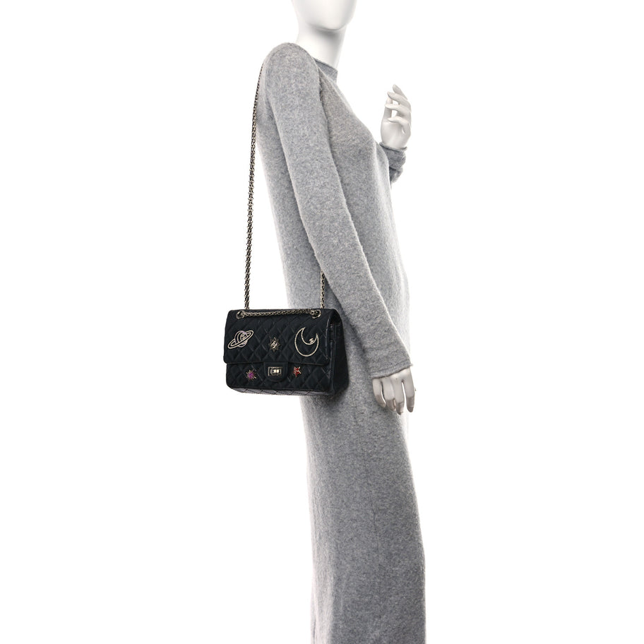 Chanel Aged Calfskin Space Charms 2.55 Reissue 225 Flap Black Image 2