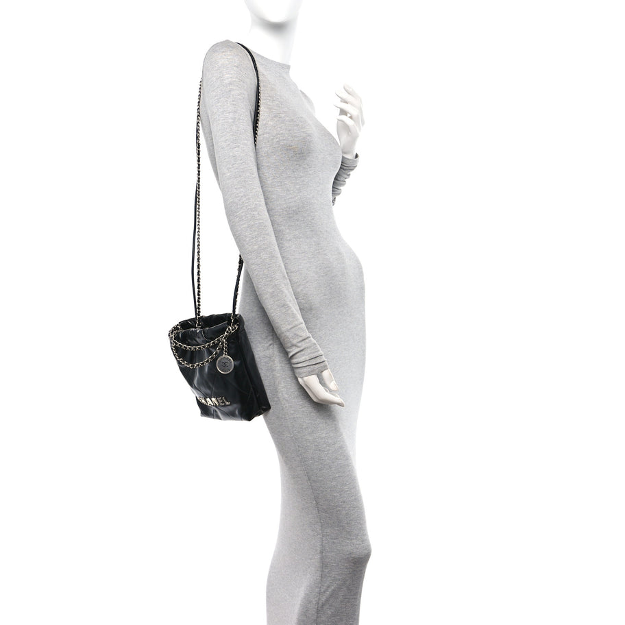 Chanel Shiny Calfskin Quilted Mini 22 Black Image 2