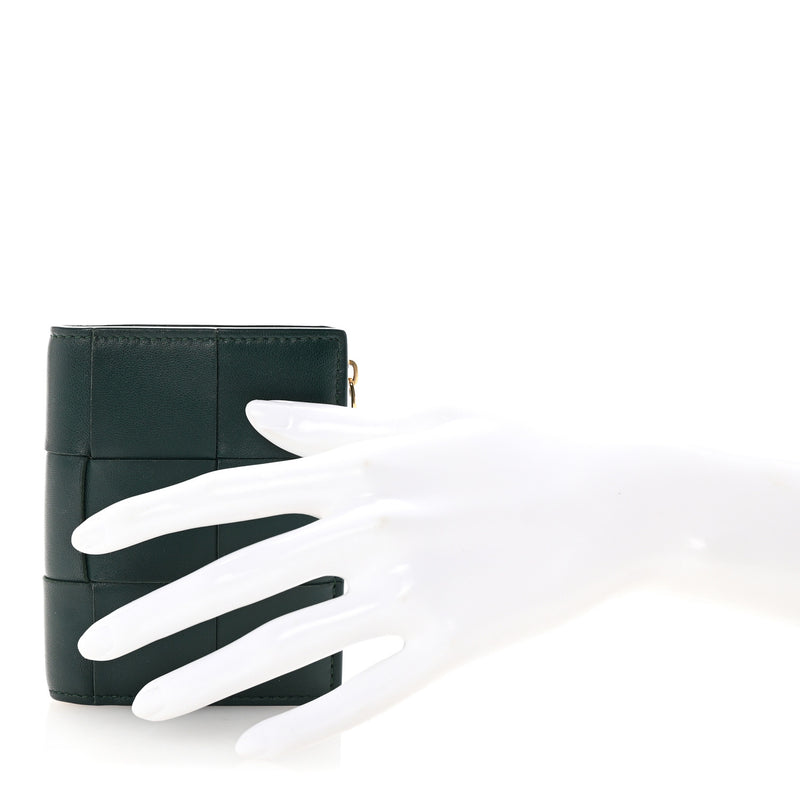  Bottega Veneta Nappa Maxi Intrecciato Bifold Zip Wallet Raintree