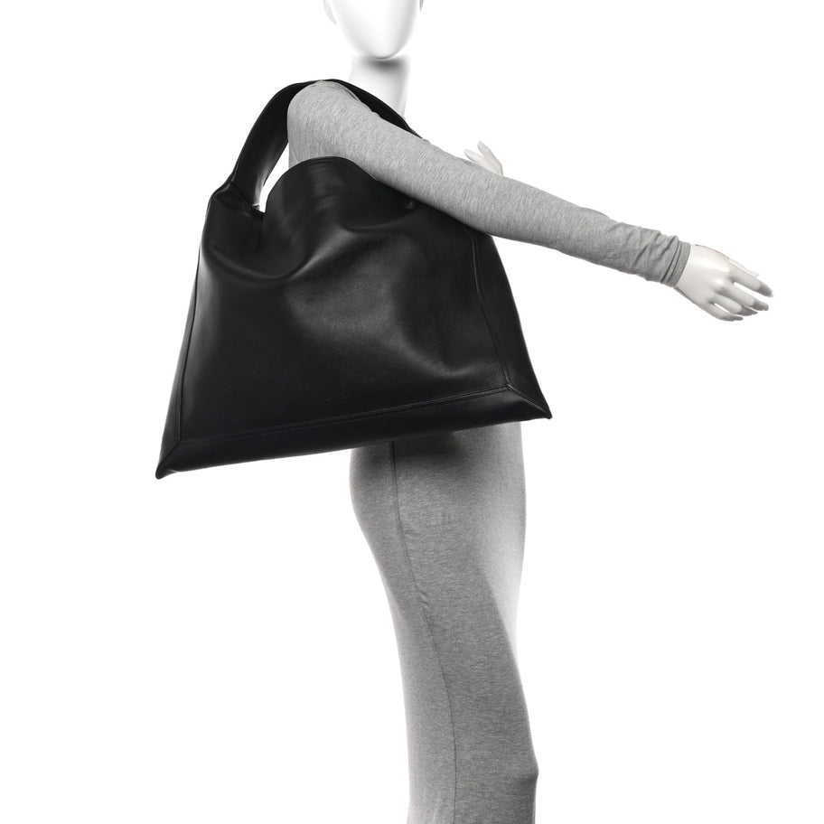 Bottega Veneta Silky Calfskin Large Hop Black Image 2