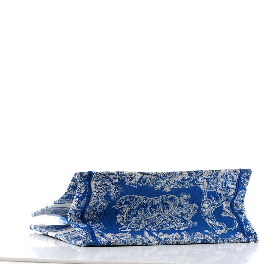 Christian Dior Canvas Embroidered Medium Dioriviera Toile De Jouy Book Tote Fluorescent Blue Image 4