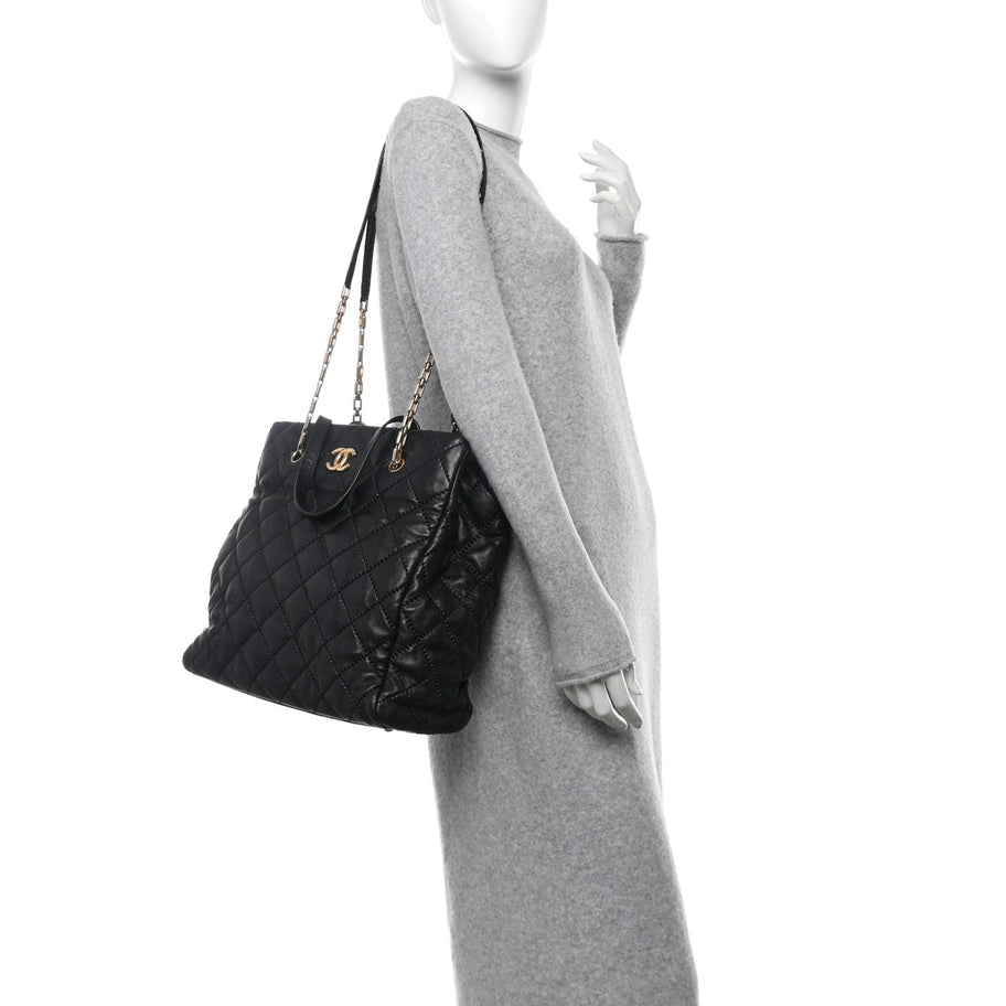 Chanel Calfskin Quilted Large Retro Chain Tote Black Image 2
