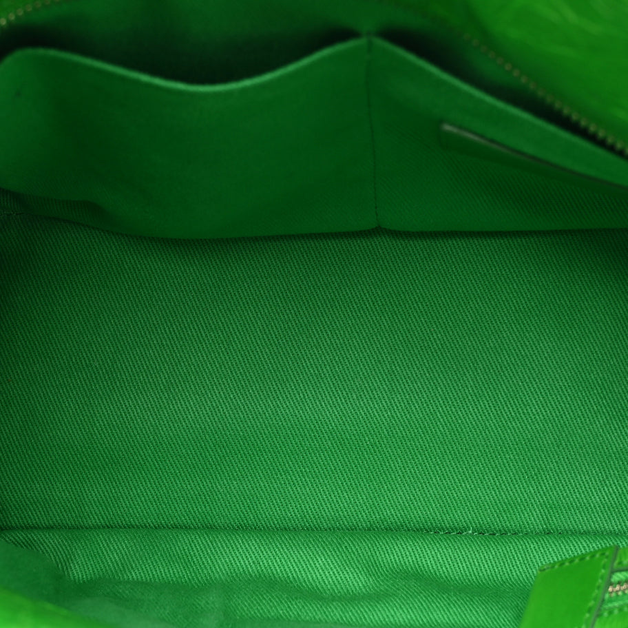 Marc Jacobs Shiny Crinkled Calfskin Medium The Tote Bag Green Glow Image 5