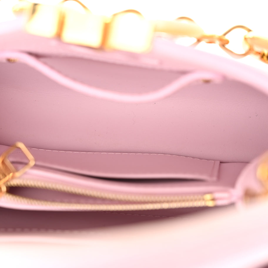 Louis Vuitton Taurillon Monogram Flower Chain Capucines Mini Guimauve Image 5