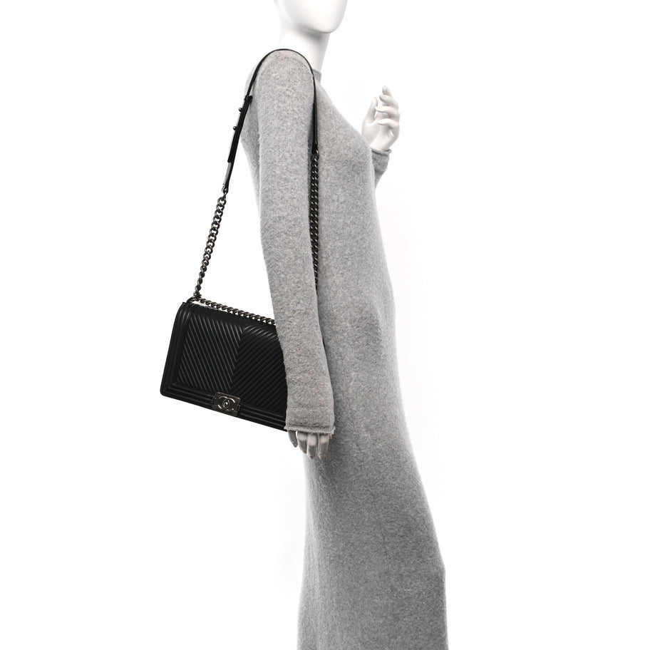 Chanel Calfskin Chevron Quilted New Medium Boy Black Image 2