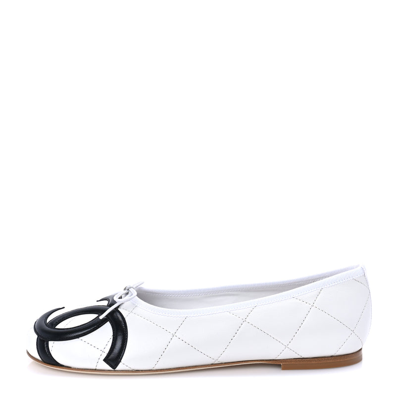  Chanel Lambskin Quilted CC Cambon Ballet Flats 40.5  White Black