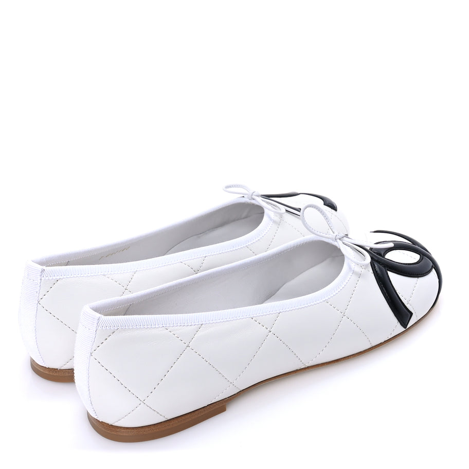 Chanel Lambskin Quilted CC Cambon Ballet Flats 40.5  White Black Image 4