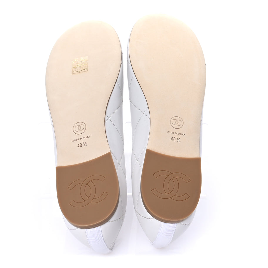 Chanel Lambskin Quilted CC Cambon Ballet Flats 40.5  White Black Image 6