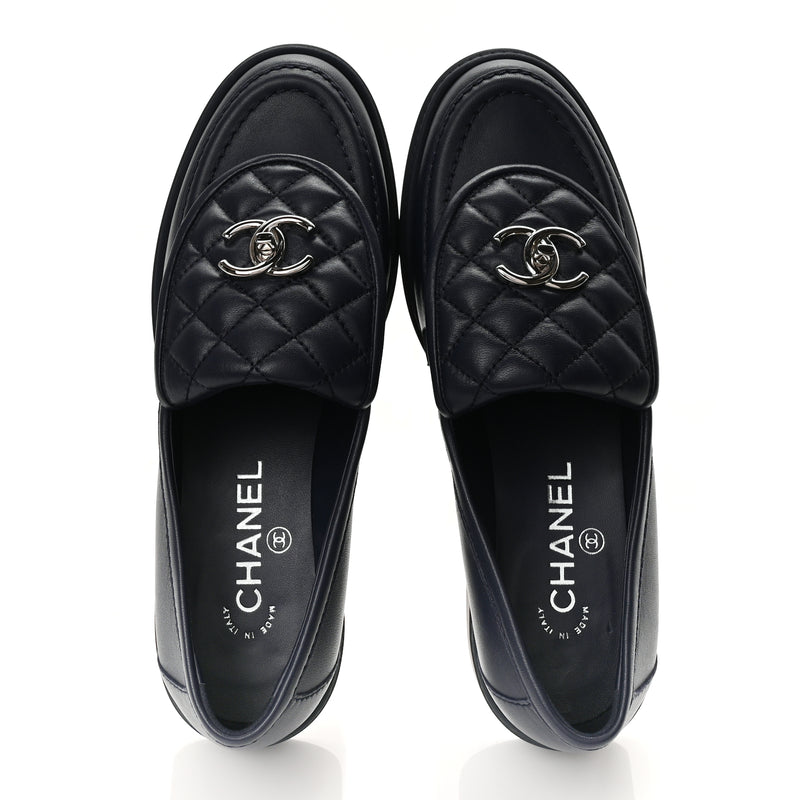  Chanel Lambskin Quilted CC Turnlock Loafers 38.5 Navy