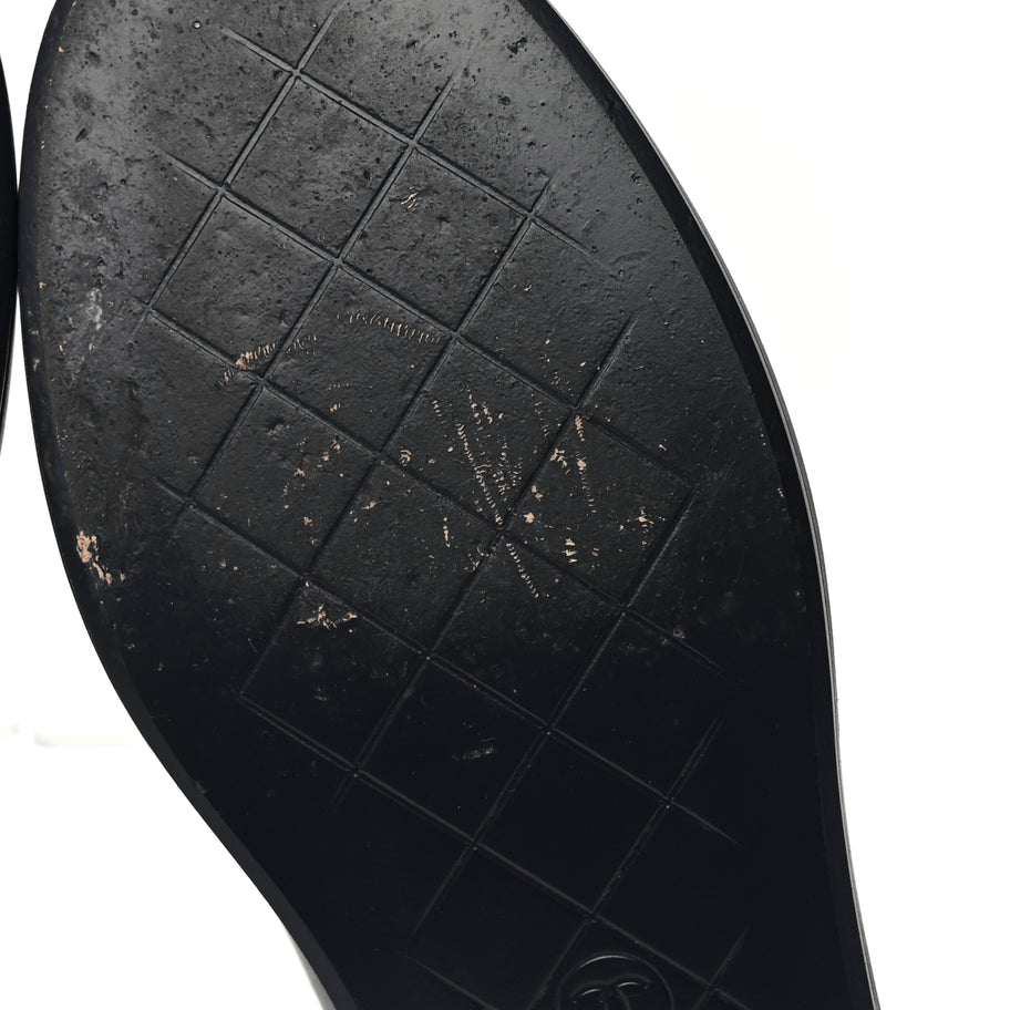 Chanel Lambskin Quilted CC Turnlock Loafers 38.5 Navy Image 8