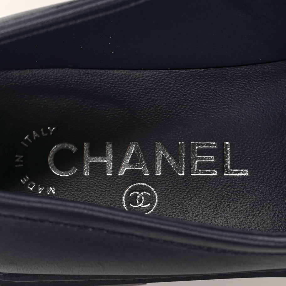 Chanel Lambskin Quilted CC Turnlock Loafers 38.5 Navy Image 9