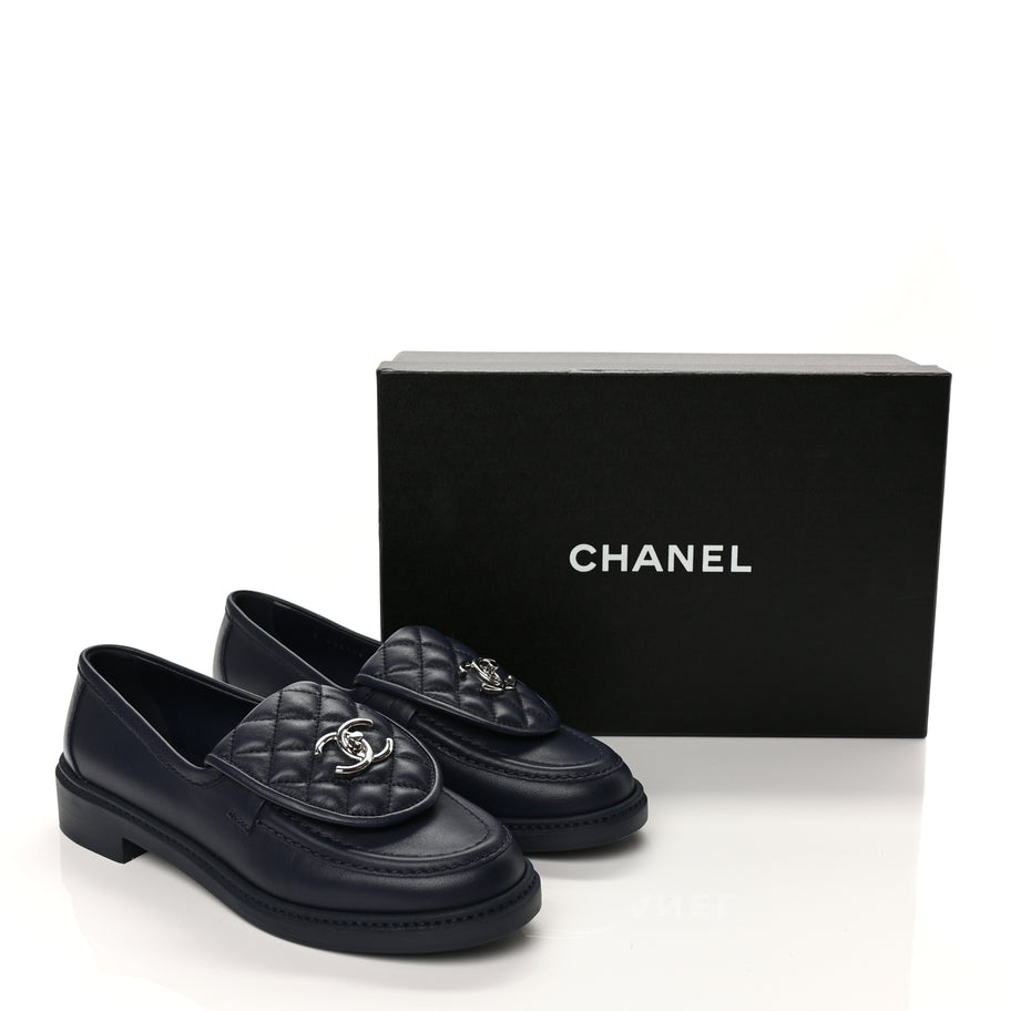 Chanel Lambskin Quilted CC Turnlock Loafers 38.5 Navy Image 11