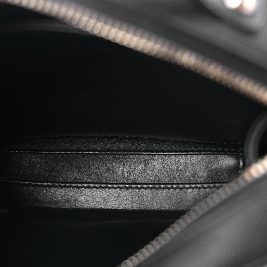 Chanel Caviar Quilted Small CC Filigree Vanity Case Black Image 4