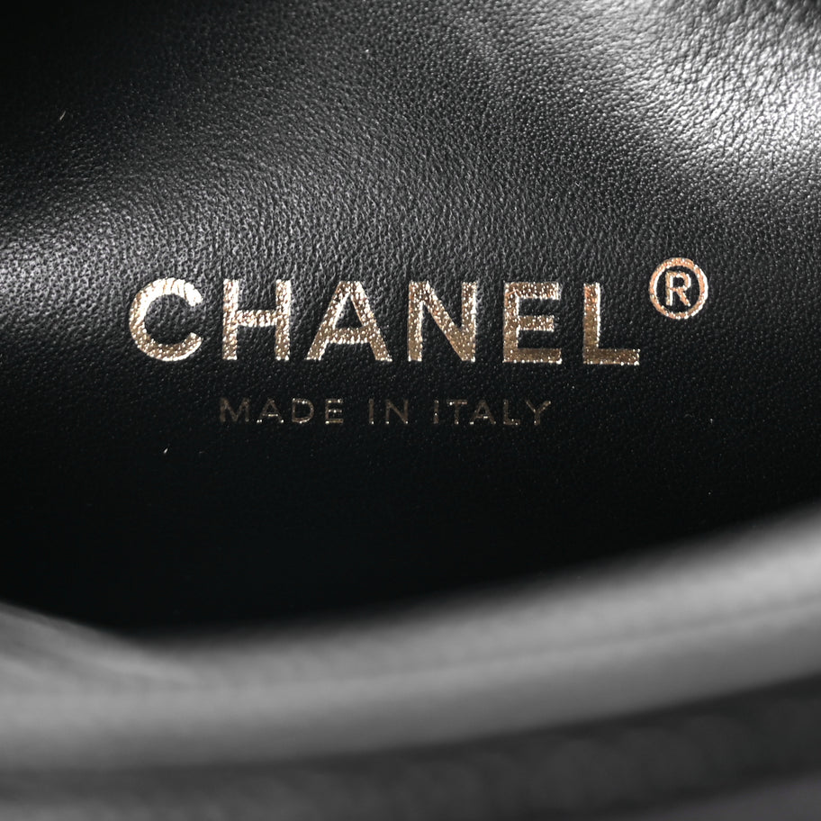 Chanel Caviar Quilted Small CC Filigree Vanity Case Black Image 5