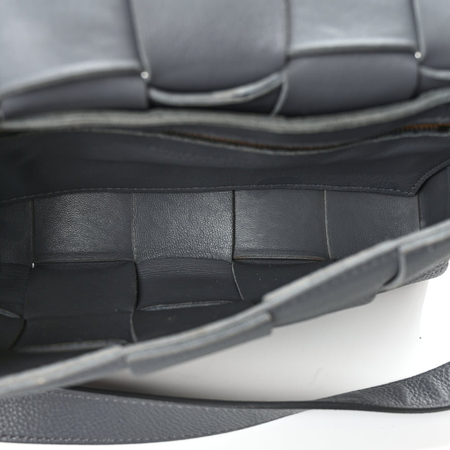 Bottega Veneta Grained Calfskin Maxi Intrecciato Cassette Crossbody Bag Thunder Image 4