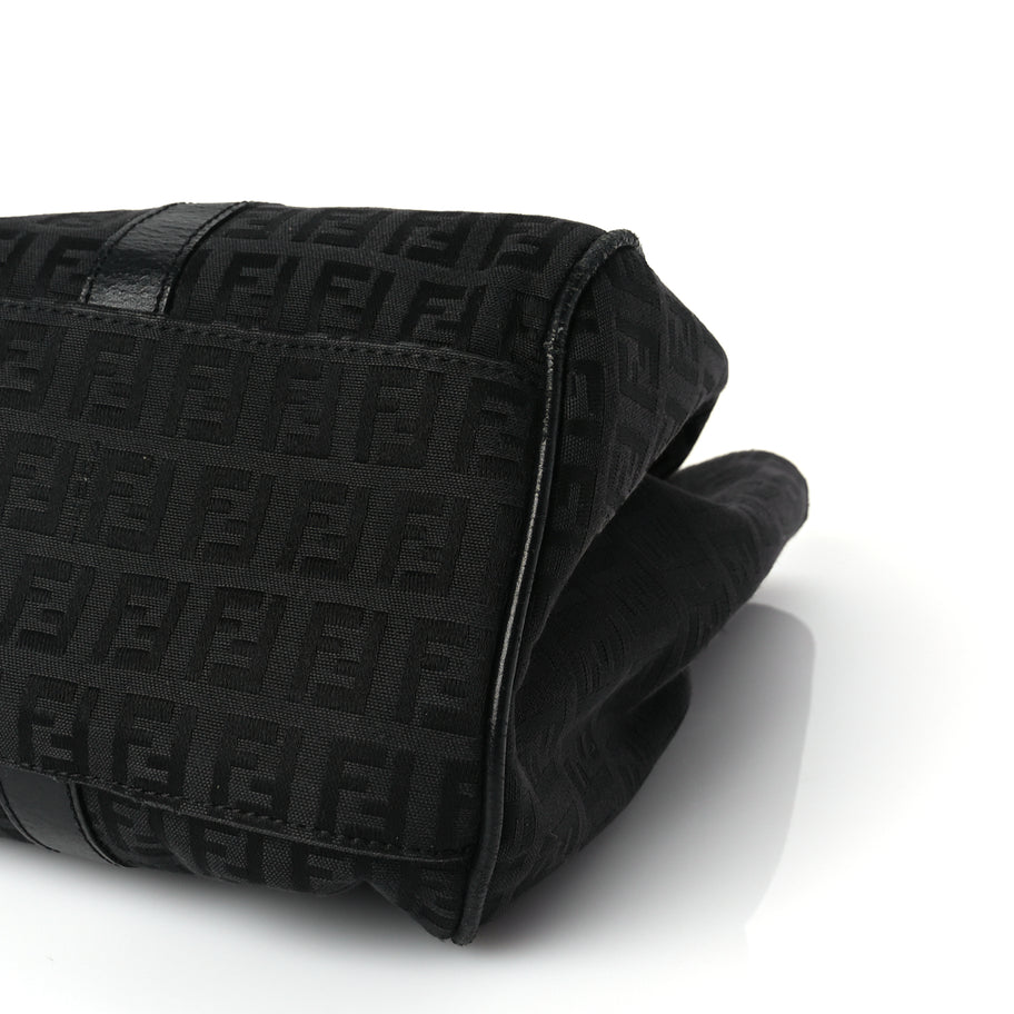 Fendi Zucchino Vitello Shoulder Bag Black Image 8