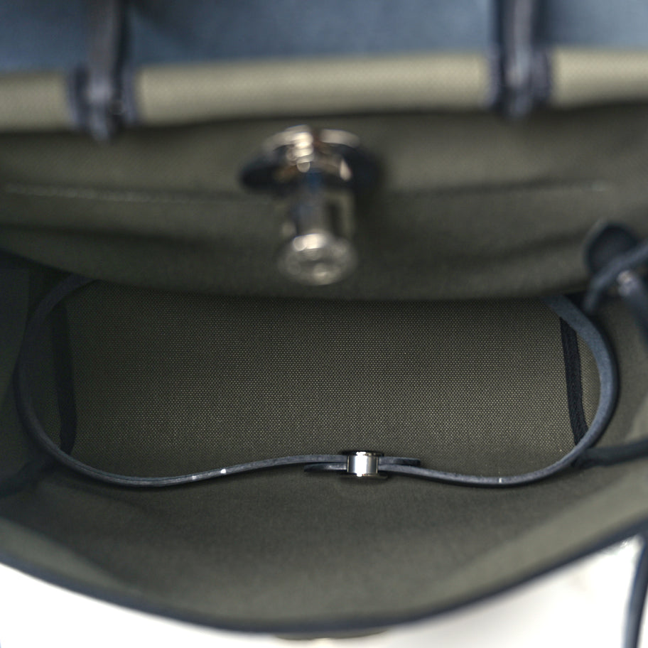 Hermes Military Toile Vache Hunter Herbag a Dos Zip Retourne Backpack Vert De Gris Black Image 4