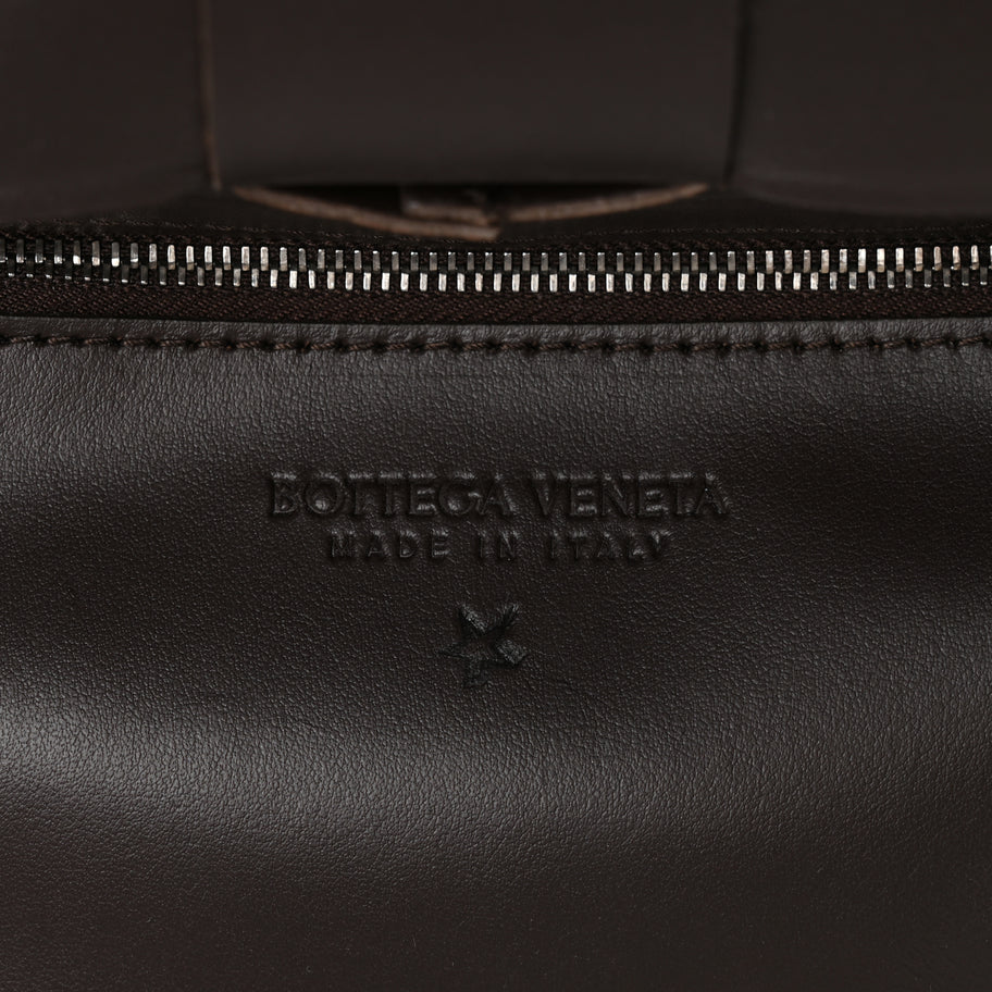 Bottega Veneta Calfskin Maxi Intrecciato Versatile Cassette Bag Brown Image 5