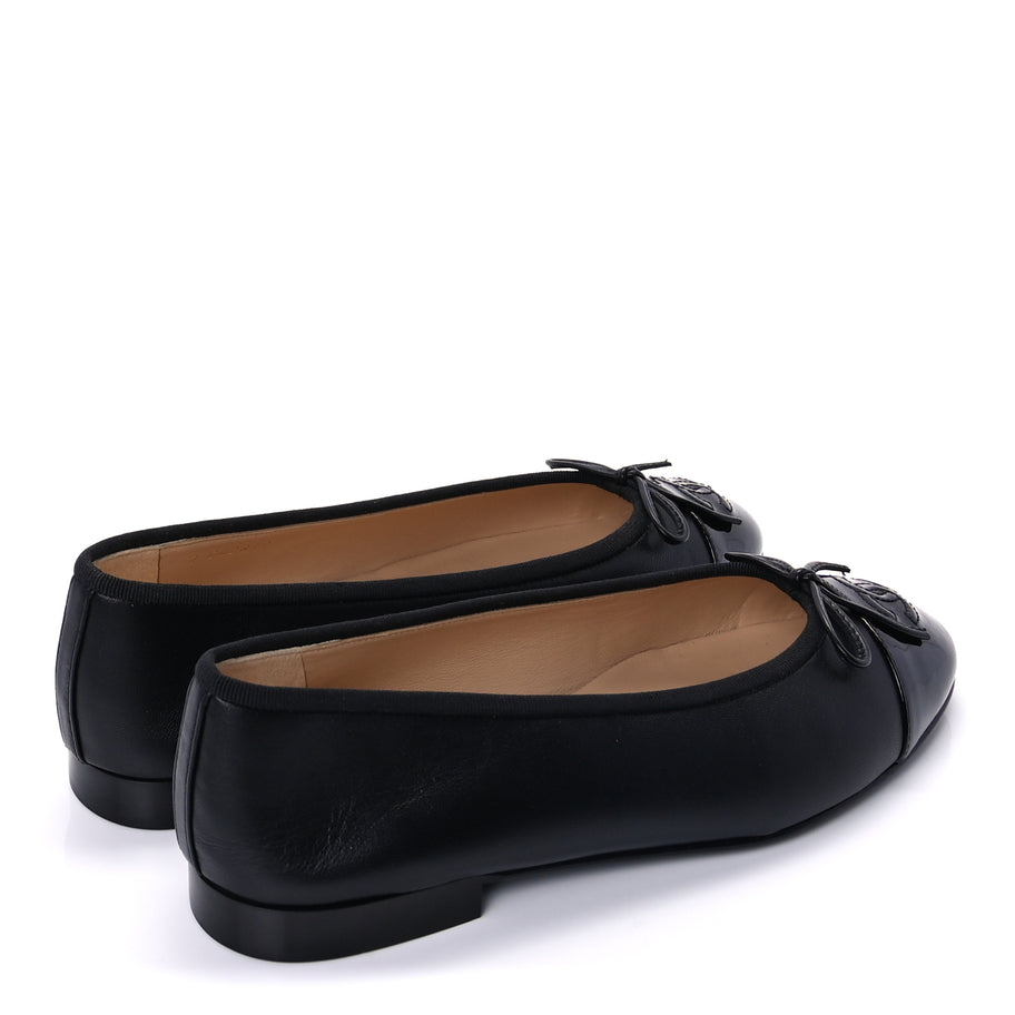 Chanel Lambskin Patent Cap Toe CC Ballerina Flats 37  Black Image 4
