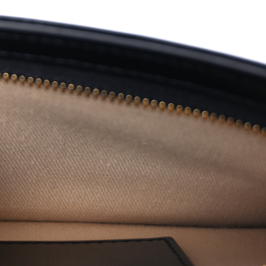 Jacquemus Glazed Calfskin The Small Bisou Chaine Shoulder Bag Black Image 4
