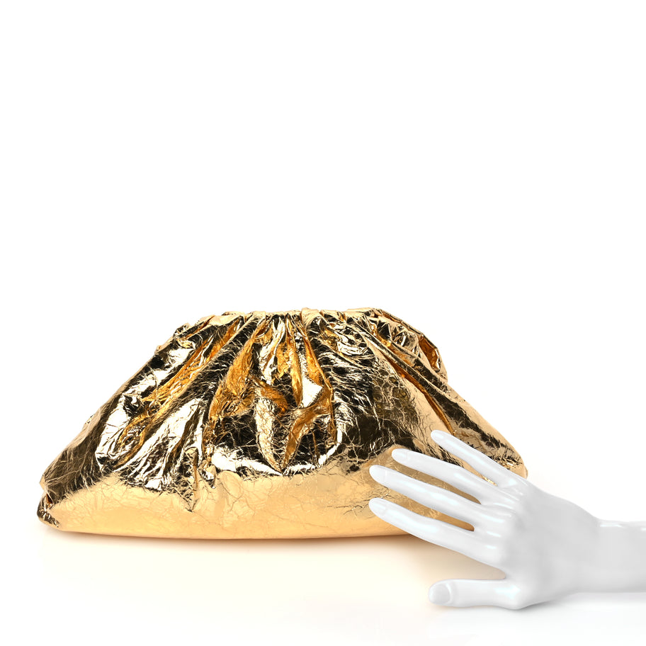 Bottega Veneta Metallic Crinkled Lambskin The Pouch Oversized Clutch Oro Image 2