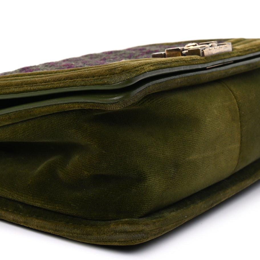 Chanel Velvet Tweed Medium Boy Flap Green Image 8