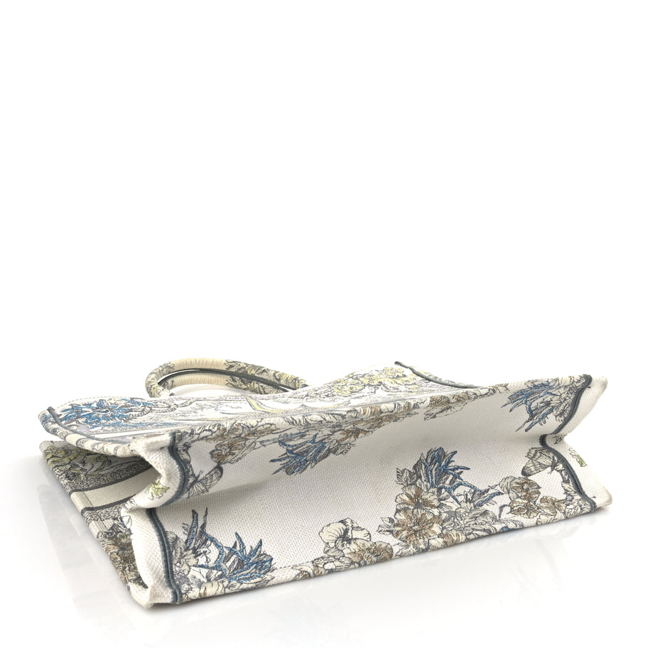 Christian Dior Canvas Embroidered Large Rêve d'Infini Book Tote Multicolor Image 3