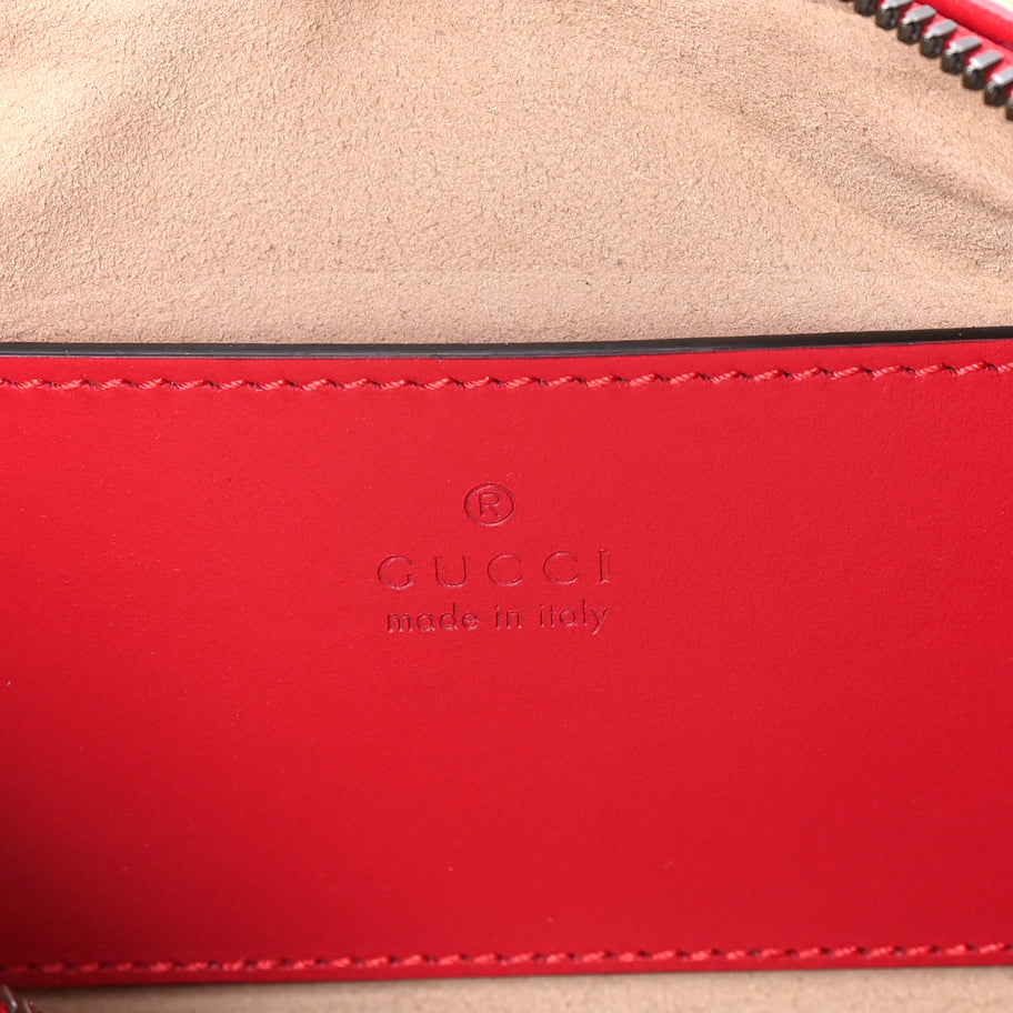 Gucci Calfskin Matelasse Chevron GG Marmont Sling Shoulder Bag  Rosso Image 5