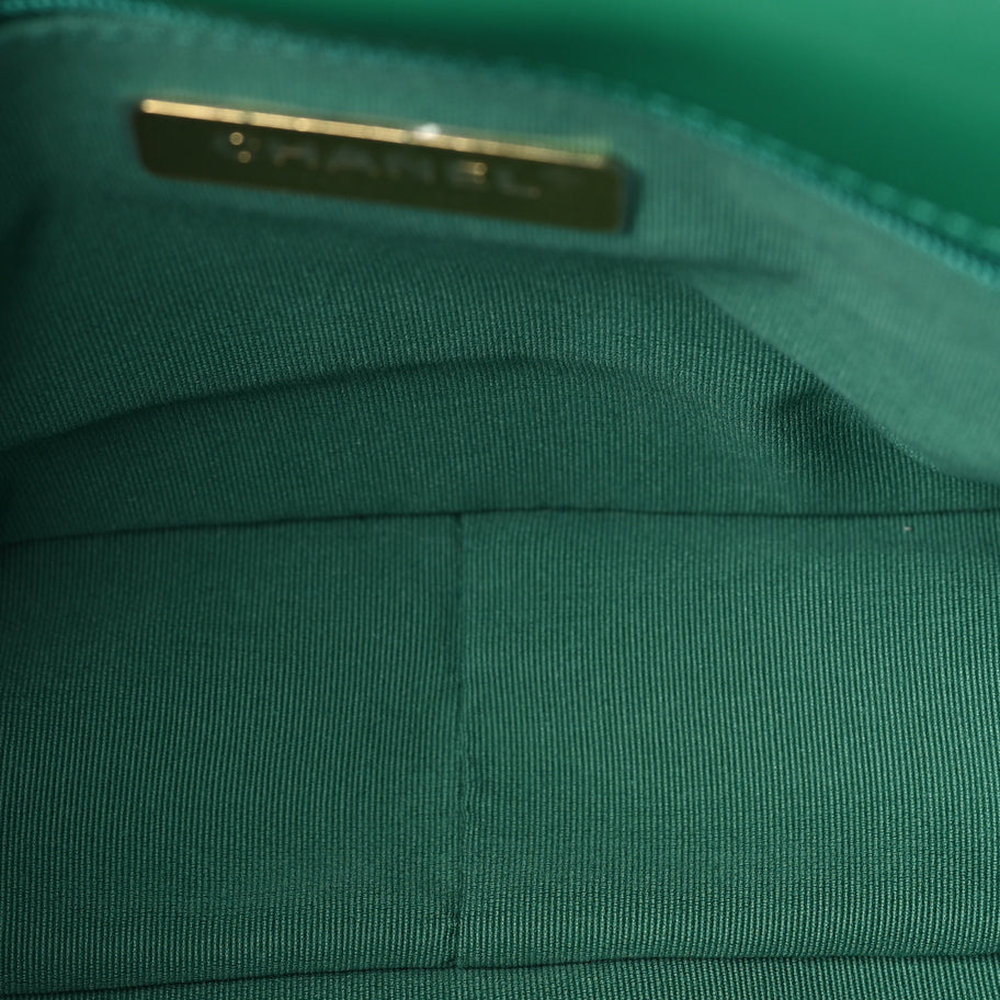 Chanel Lambskin Quilted Medium 19 Flap  Green Image 4