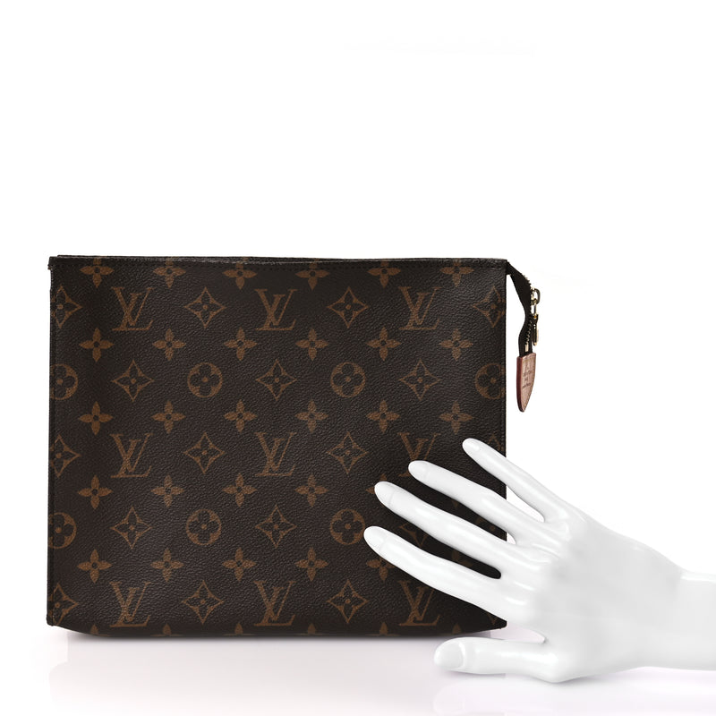  Louis Vuitton Monogram Toiletry Pouch 26