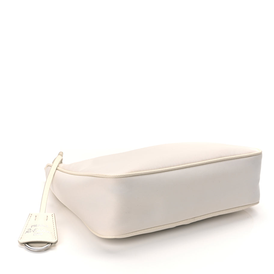Prada Nylon Re-Edition 2005 Shoulder Bag White Image 3