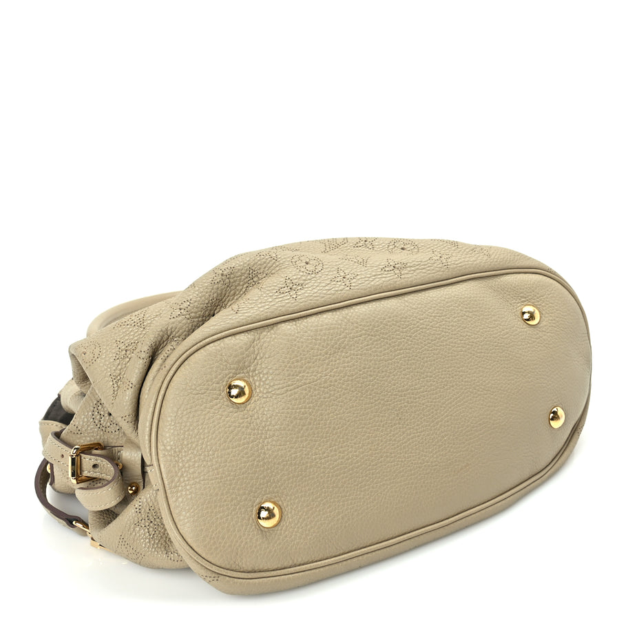 Louis Vuitton Mahina L Taupe Image 3