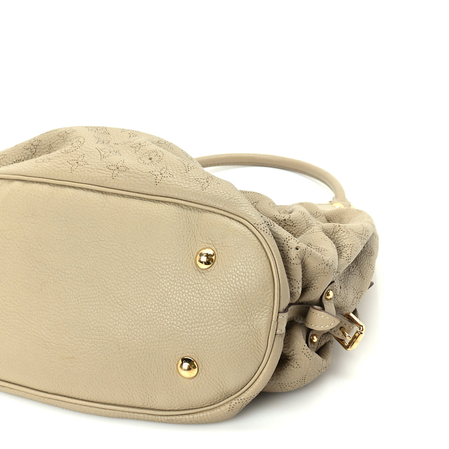 Louis Vuitton Mahina L Taupe Image 8