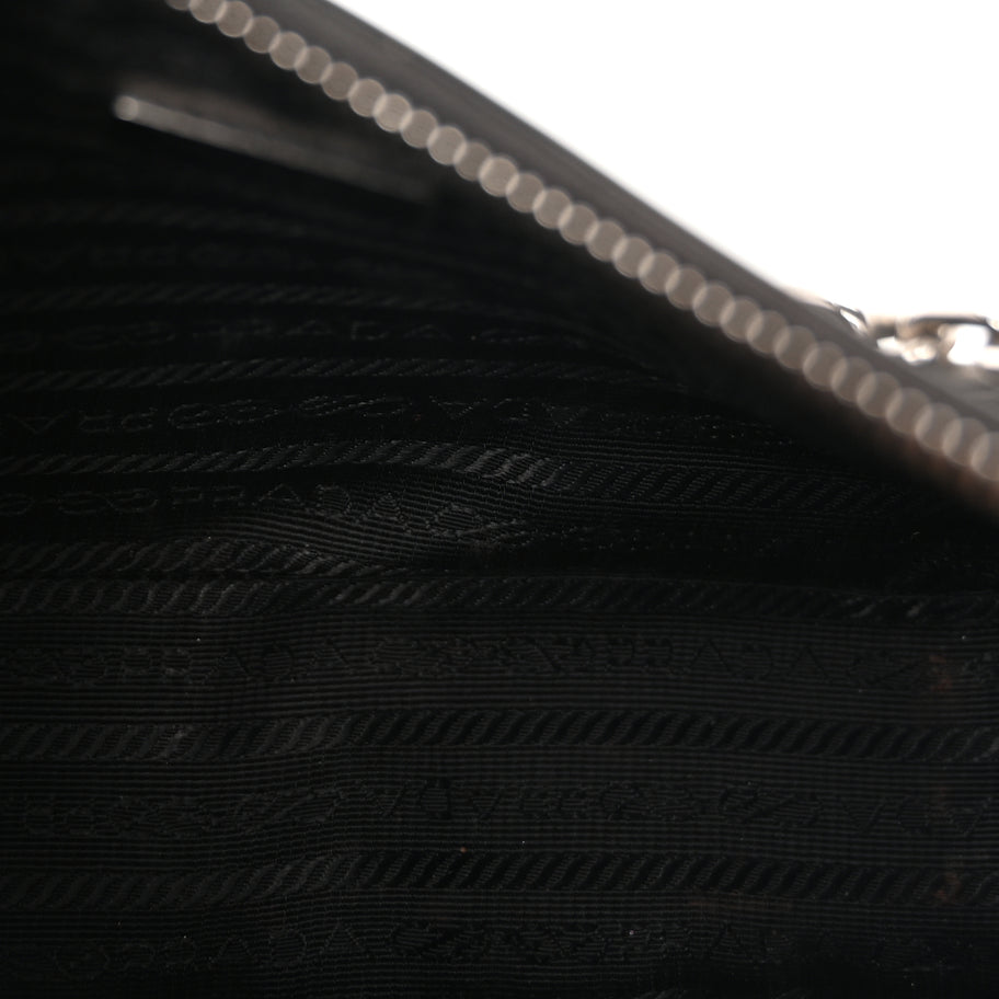 Prada Calfskin Re-Edition 2005 Shoulder Bag  Black Image 4