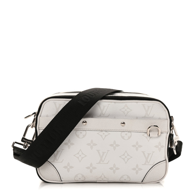  Louis Vuitton Taiga Monogram Alpha Messenger Optic White