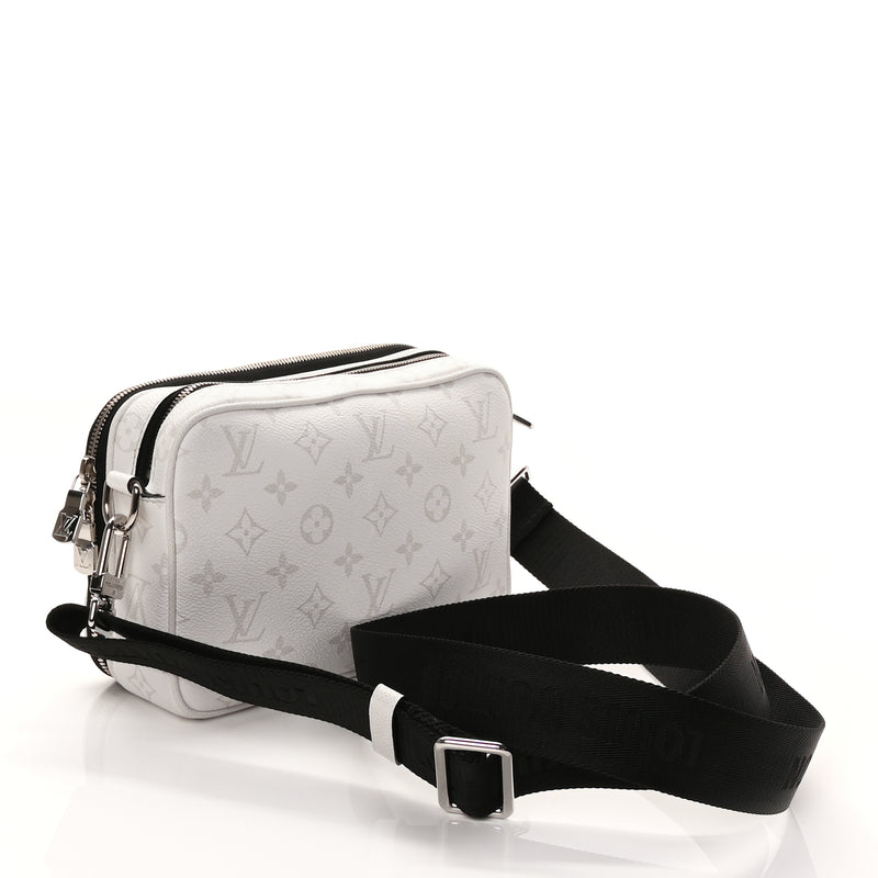  Louis Vuitton Taiga Monogram Alpha Messenger Optic White