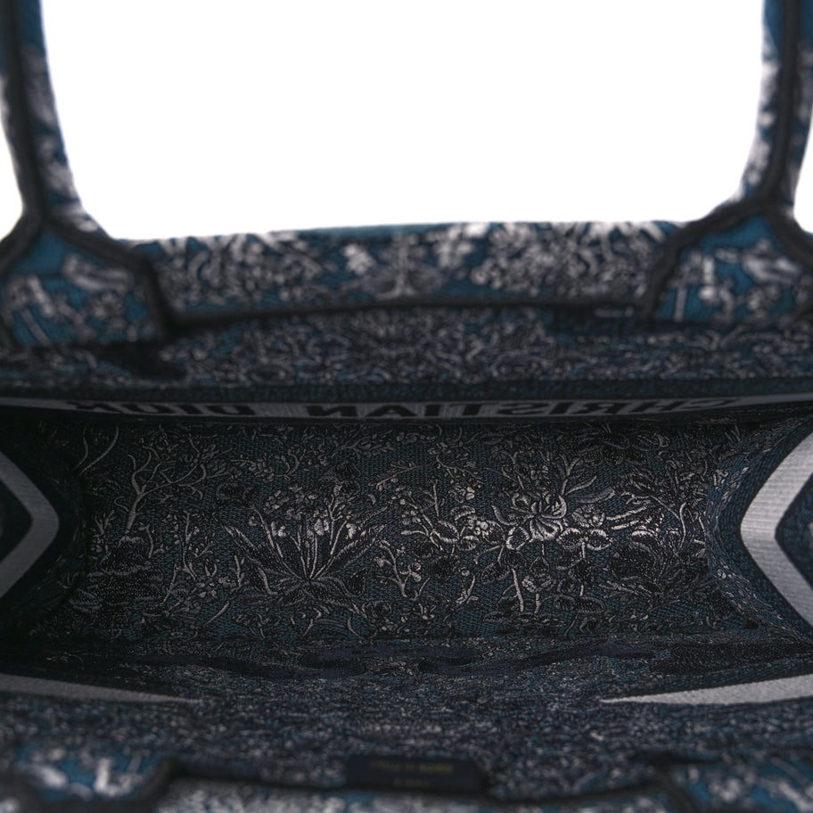 Christian Dior Canvas Embroidered Medium Around The World Book Tote Blue Image 4