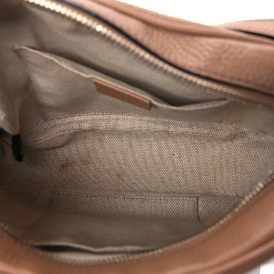 Gucci Pebbled Calfskin Small Soho Disco Bag Camelia Image 4