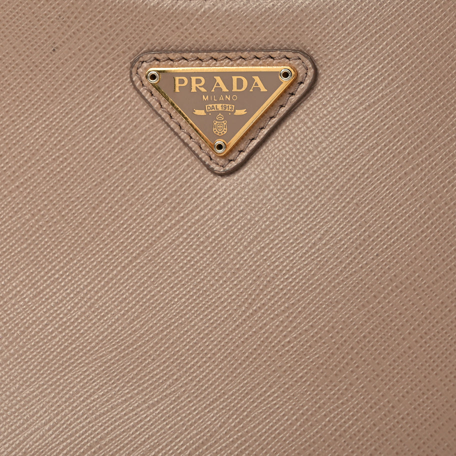 Prada Saffiano Re-Edition 2005 Shoulder Bag Cammeo Beige Image 10
