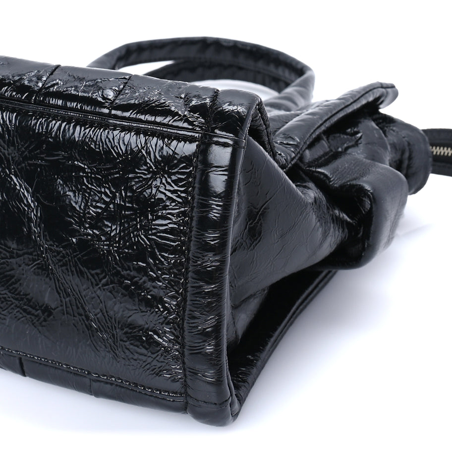 Marc Jacobs Shiny Crinkled Lambskin Medium The Tote Bag Black Image 8