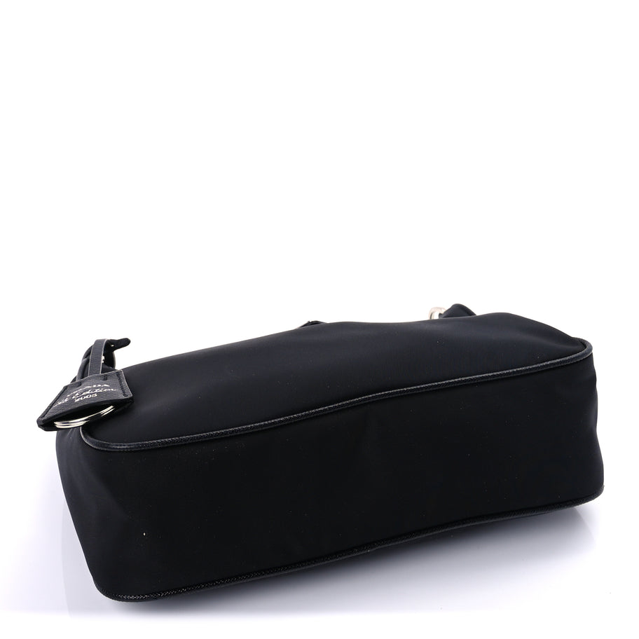 Prada Nylon Re-Edition 2005 Shoulder Bag Black Image 4