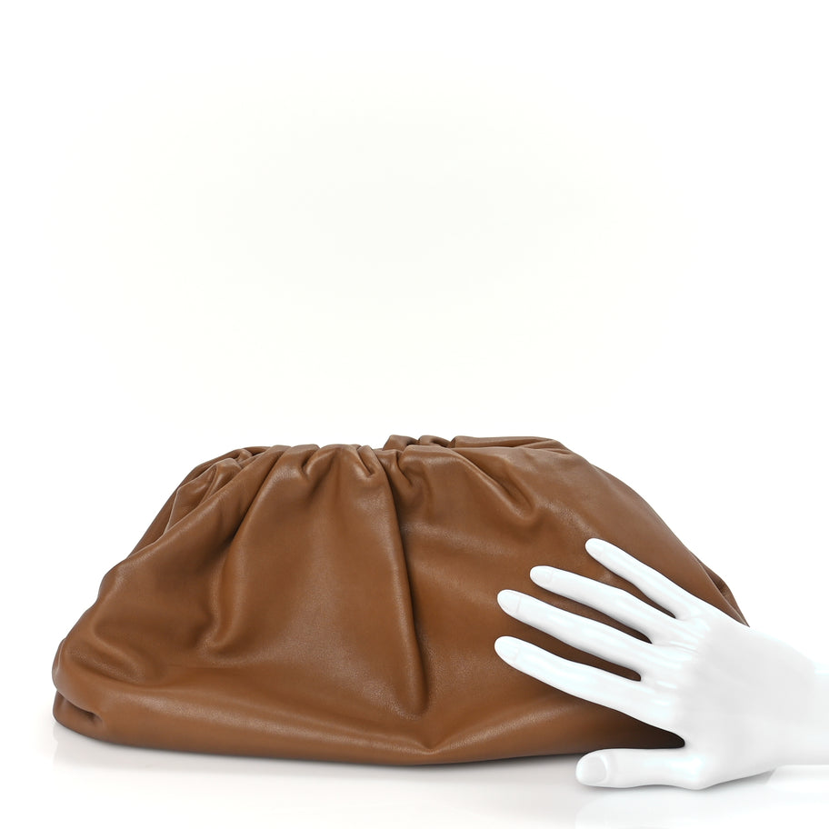 Bottega Veneta Smooth Butter Calf The Pouch Oversized Clutch Cammello Image 2